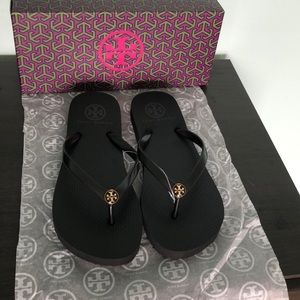 Tory Burch Thin Flip Flops (Black 009) - Size 6